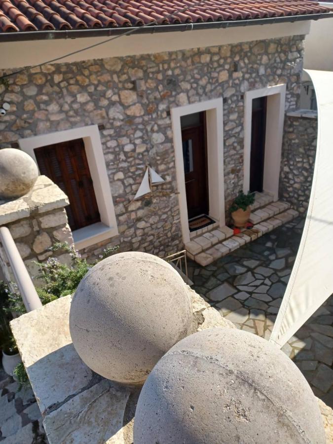 1571_ Suites A2 Nafpaktos Ngoại thất bức ảnh